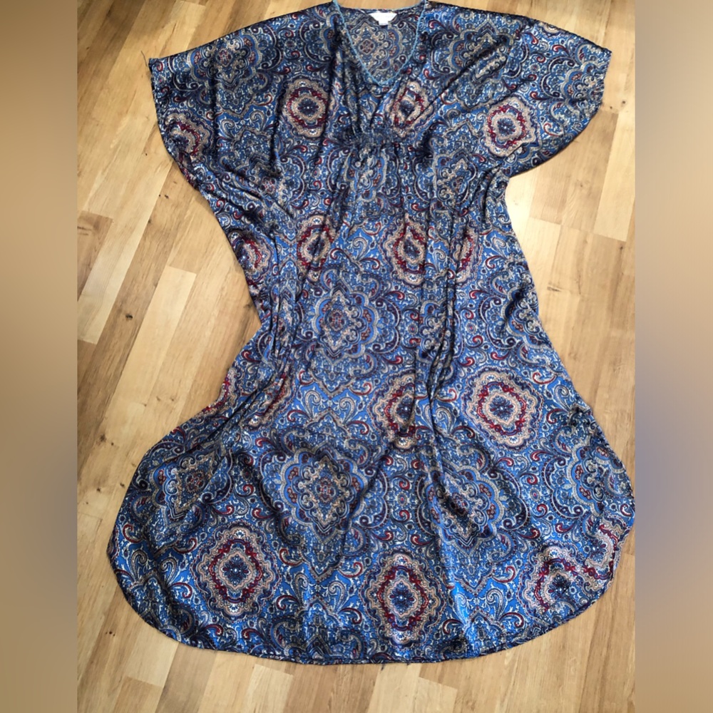 COPY - Amazing Vintage Vanity Fair Blue and Red Paisley Print Kaftkan 100% Poly…